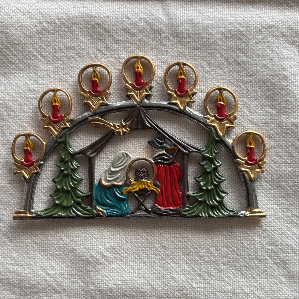 German Holiday Candle Arch with Nativity Scene - Picture 6 of 6